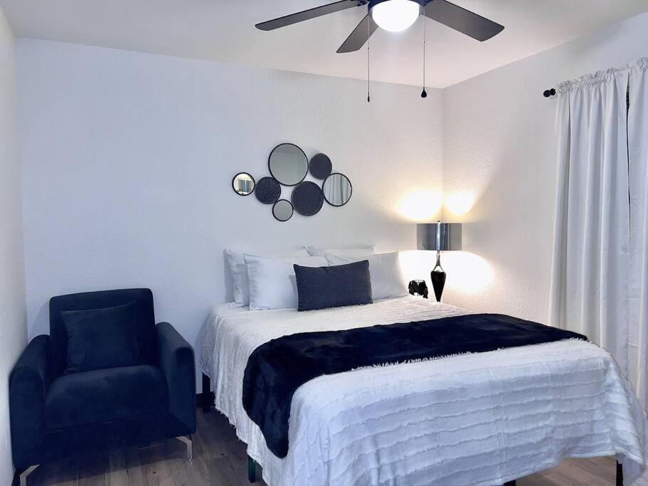 Chic & Cozy 2 Bedroom - 1 Bathroom - Rated Best Eagle Pass Luaran gambar
