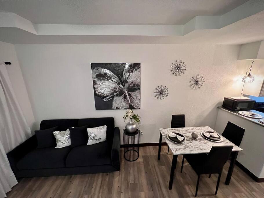 Chic & Cozy 2 Bedroom - 1 Bathroom - Rated Best Eagle Pass Luaran gambar