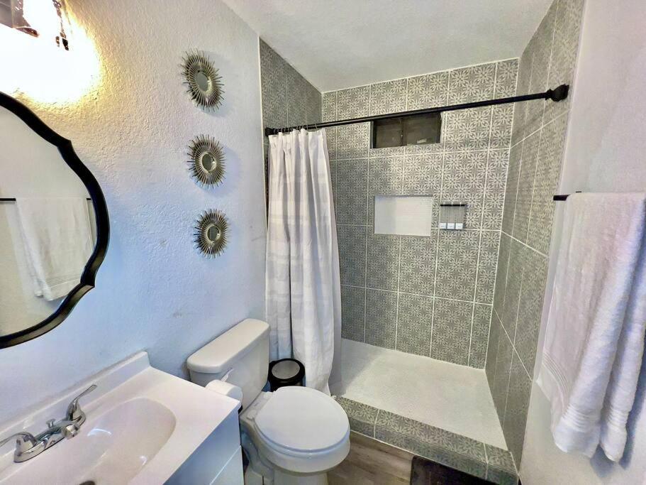 Chic & Cozy 2 Bedroom - 1 Bathroom - Rated Best Eagle Pass Luaran gambar